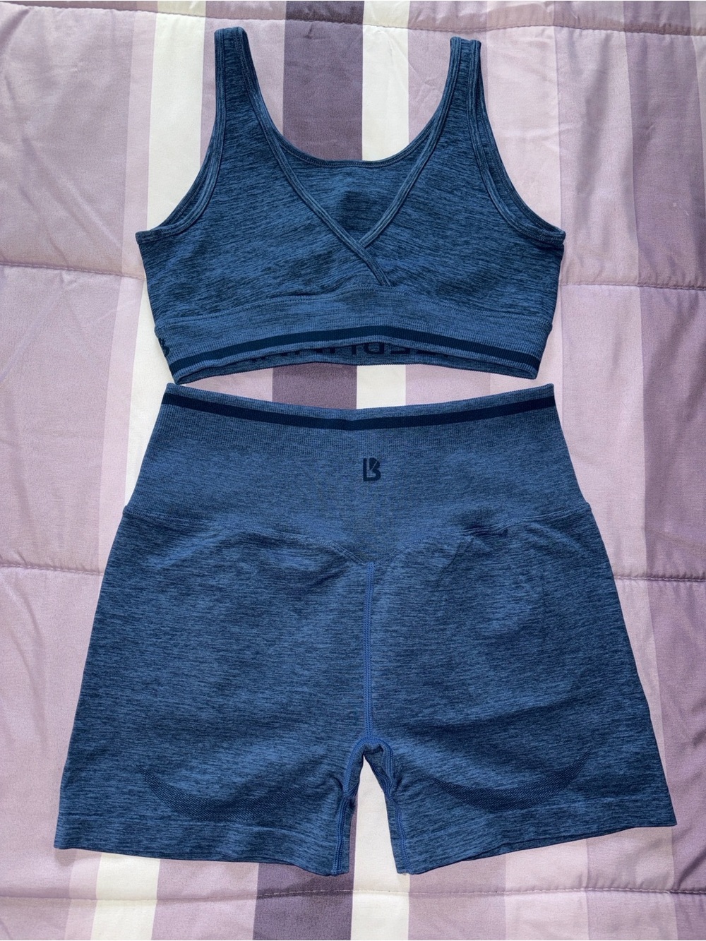 Buffbunny BBL Seamless Collection - Medium Reversible Bra and Large Shorts - Picture 2 of 5